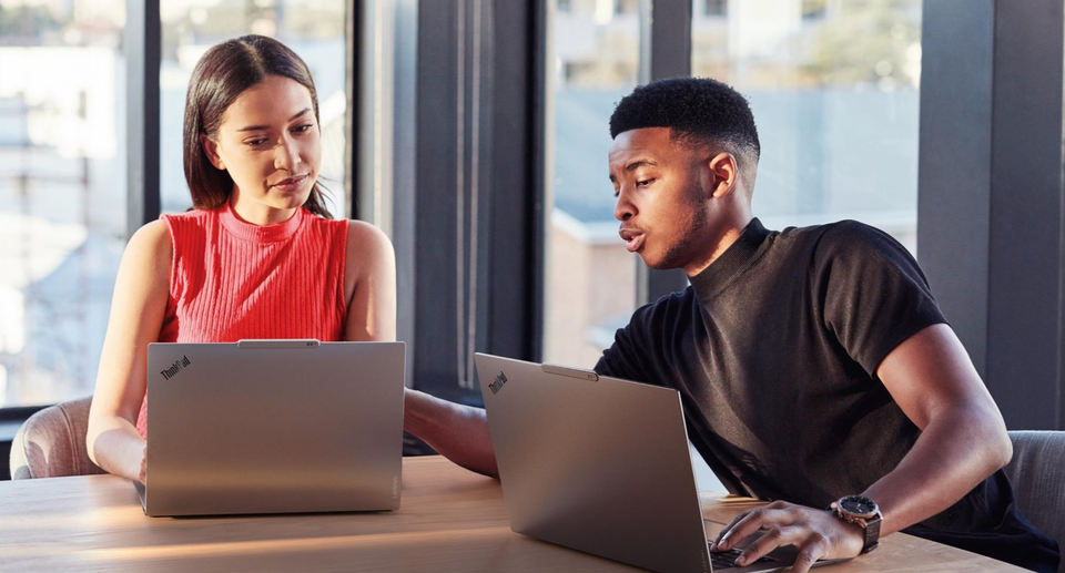 Lenovo ThinkPad X9-15 Gen 1 Aura 15.3" 2.8K OLED Touch Ultra 7 268V 32GB 1TB FPR - Image 18